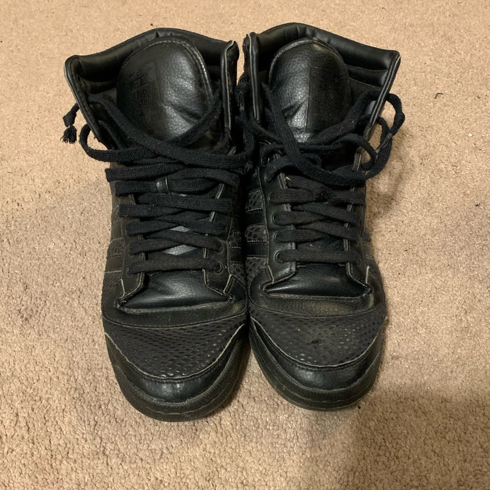 Adidas Sneakers